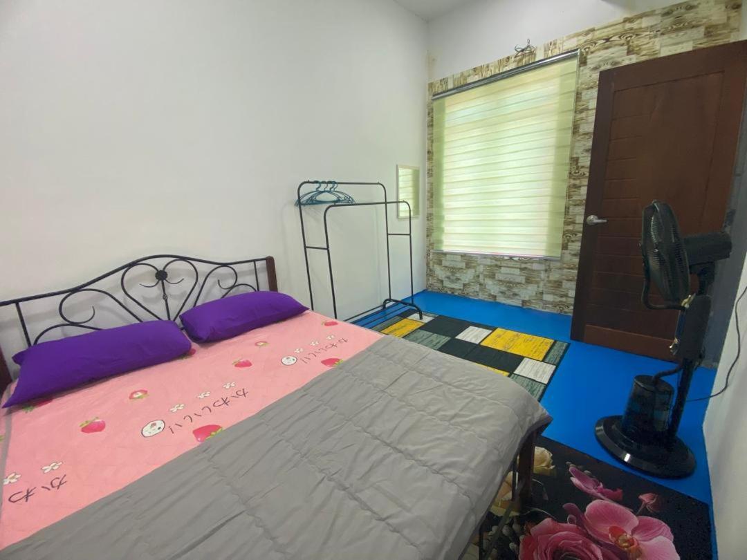Hajah Rugayah Bakri Homestay *